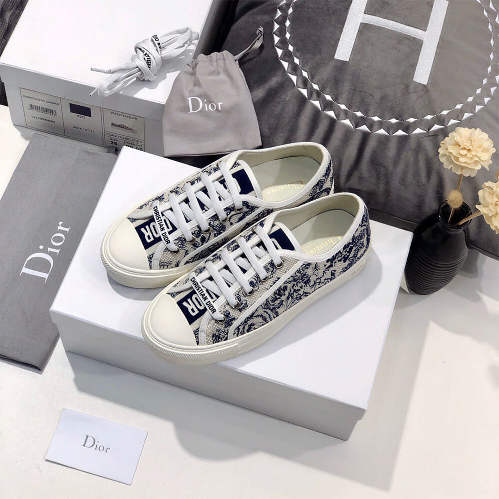 WALK N DIOR SNEAKER
